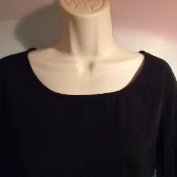 Bell sleeves black floral top - Picture 6 of 7